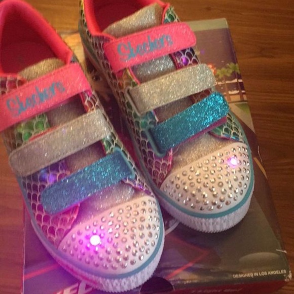 BRAND NEW girl Skechers sparkle scales light up velcro shoes size US 3Y - Picture 7 of 10